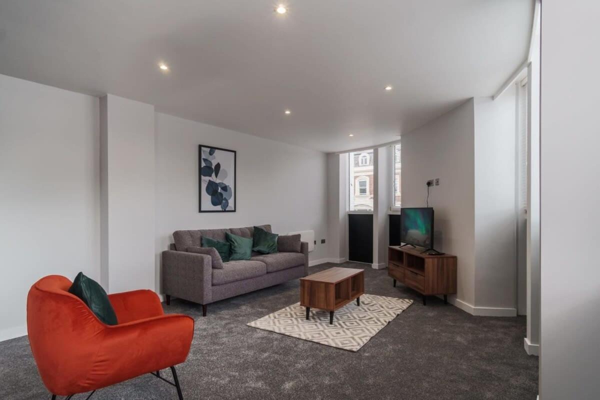 Modern 2 Bedroom In *