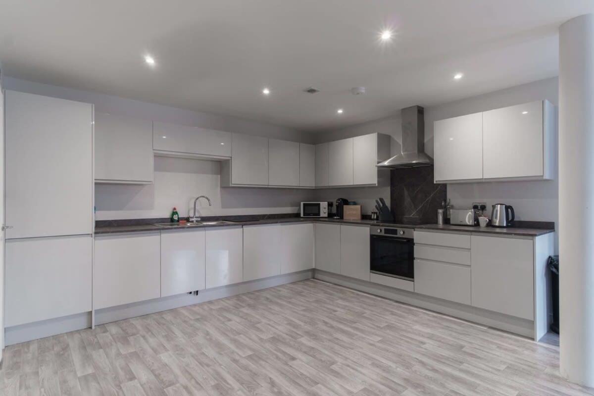 Apartment Modern 2 Bedroom In