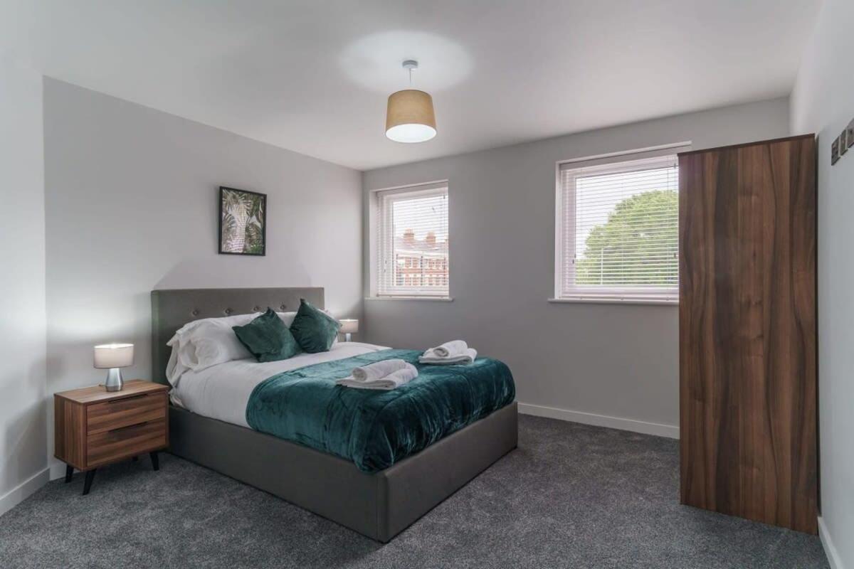 Modern 2 Bedroom In Apartment